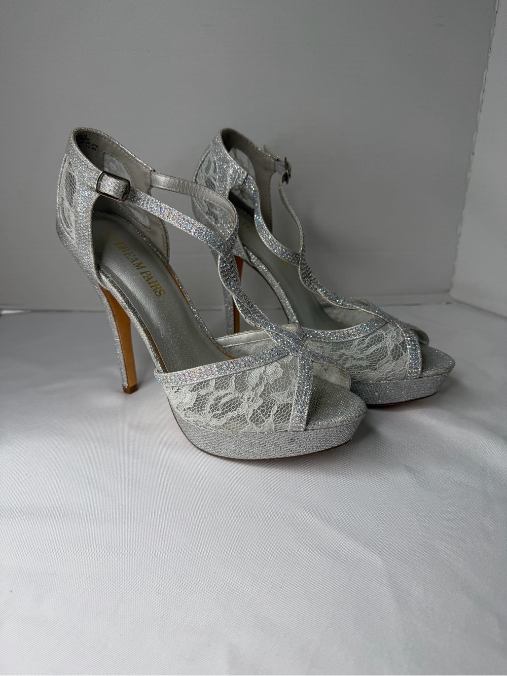 Dream Pairs Silver Glitter Swan 16 Lace Peep Toe T-Strap Platform Heels Size 9.5